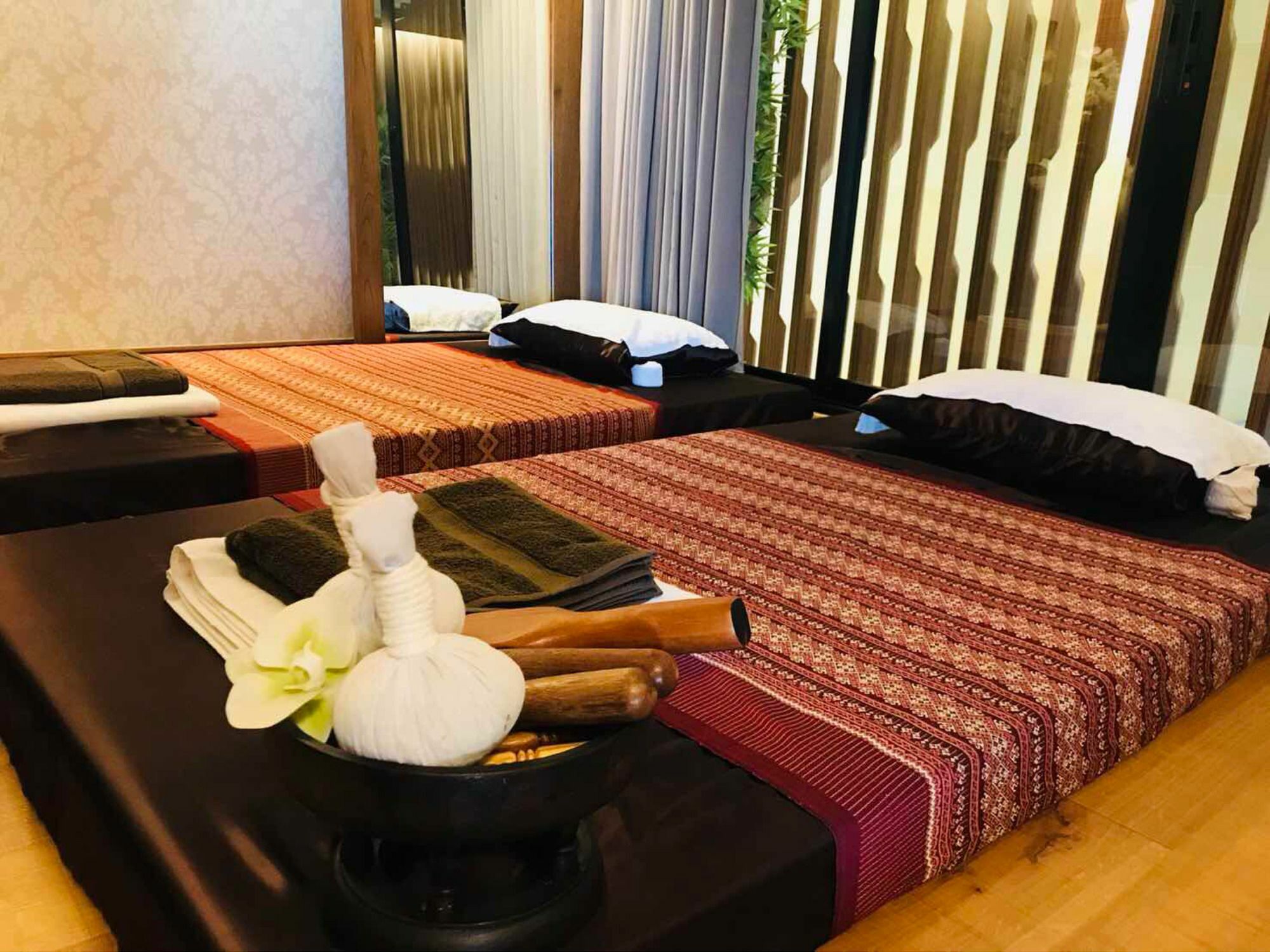 Astra Suites Central Чиангмай Екстериор снимка