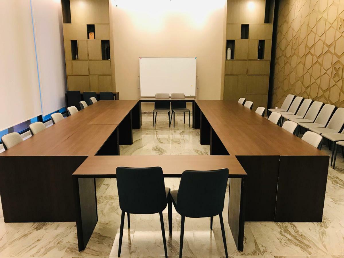 Astra Suites Central Чиангмай Екстериор снимка