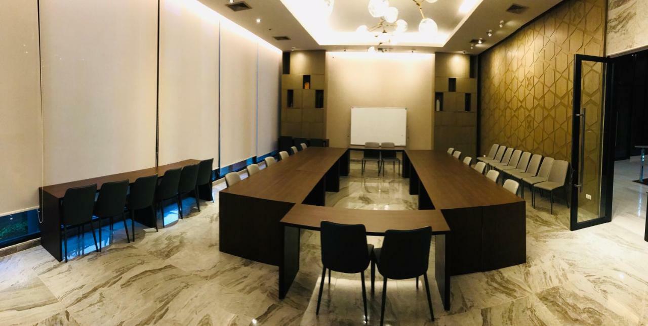 Astra Suites Central Чиангмай Екстериор снимка